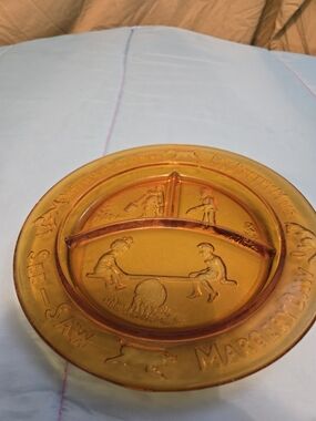Vintage Tiara Indiana Glass Amber Divided Nursery Rhyme Child's Plate 1977 8.5"